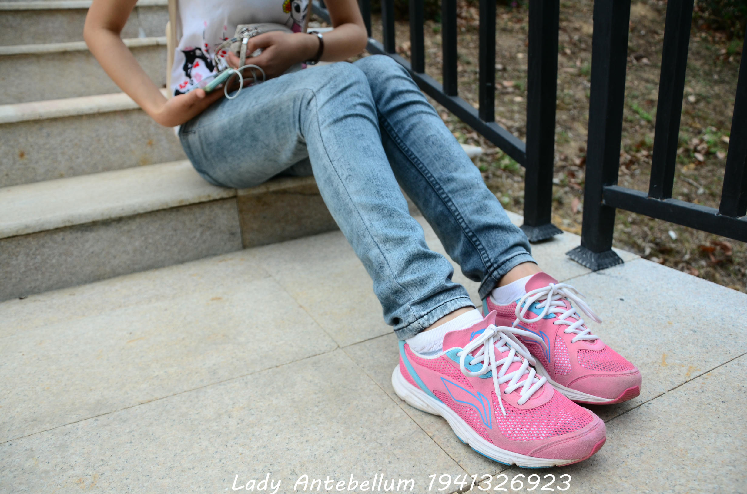 [战前女神] 恋足美腿棉袜女神级摄影套图 084 [53P-139MB]_第1集