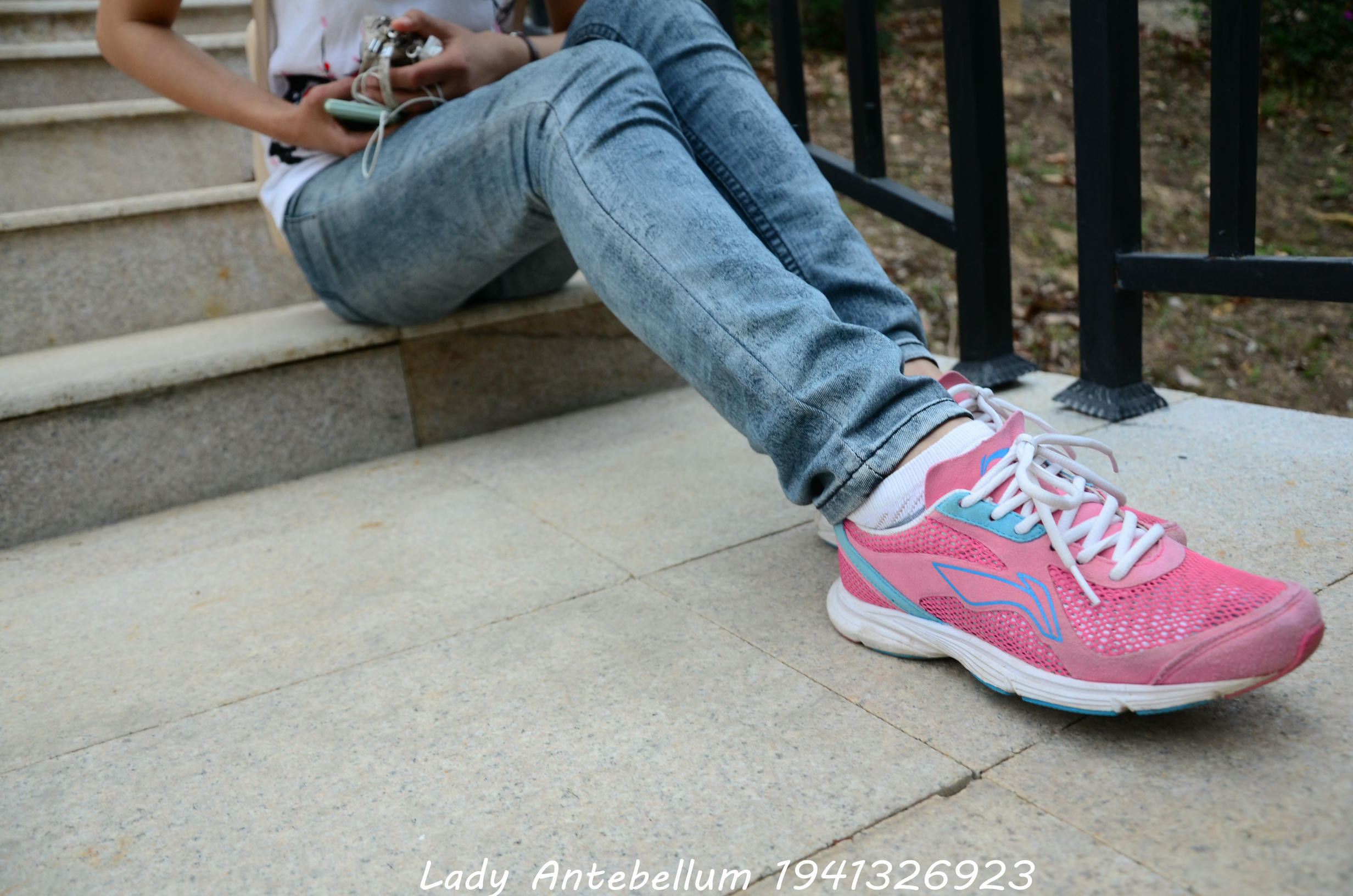 [战前女神] 恋足美腿棉袜女神级摄影套图 084 [53P-139MB]_第1集