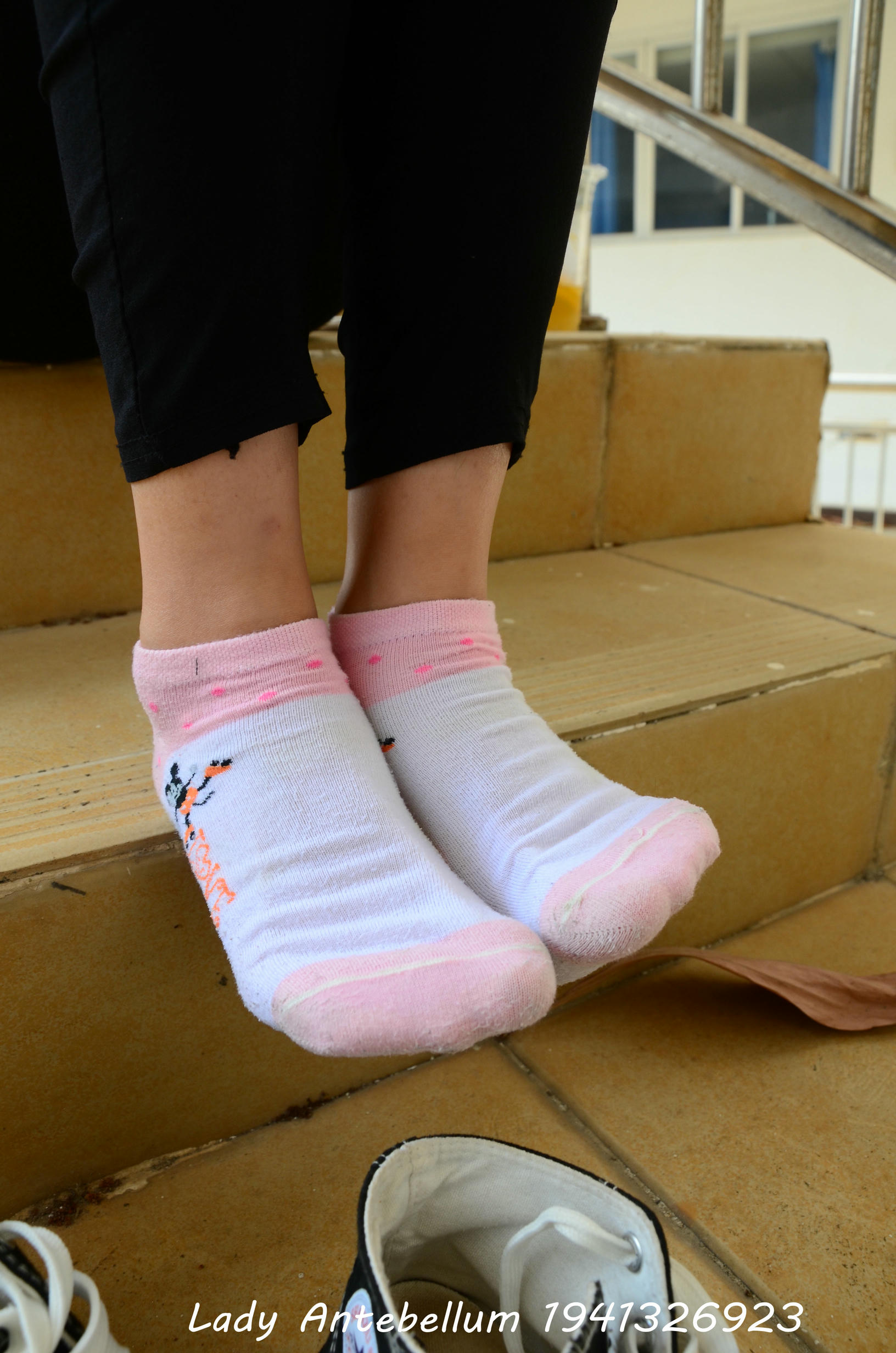 [战前女神] 恋足美腿棉袜女神级摄影套图 085 [79P-136MB]_第2集