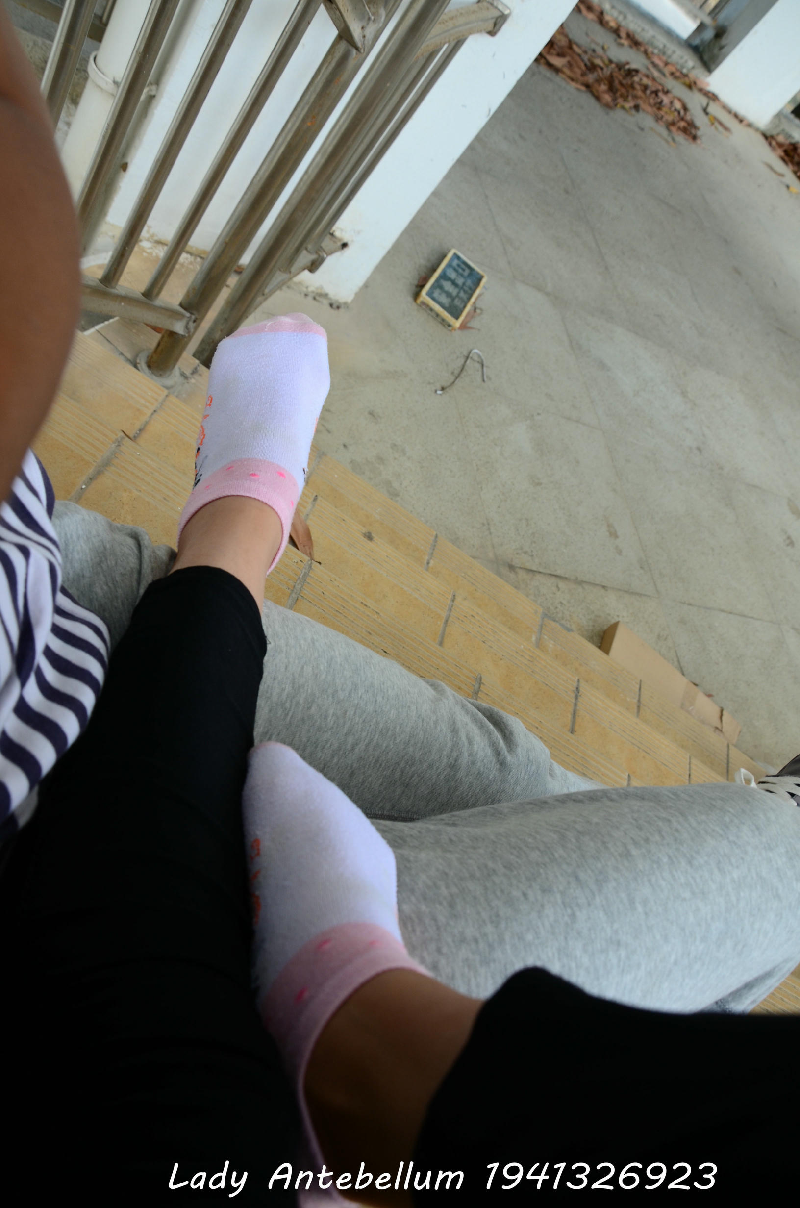 [战前女神] 恋足美腿棉袜女神级摄影套图 085 [79P-136MB]_第4集