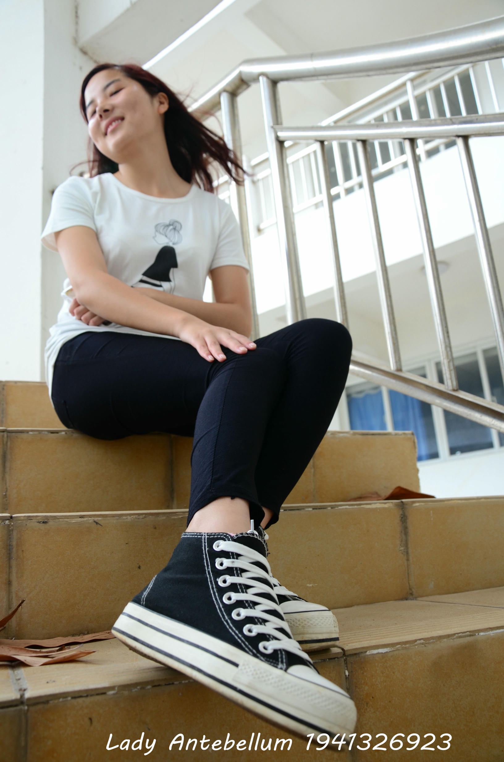 [战前女神] 恋足美腿棉袜女神级摄影套图 085 [79P-136MB]_第1集