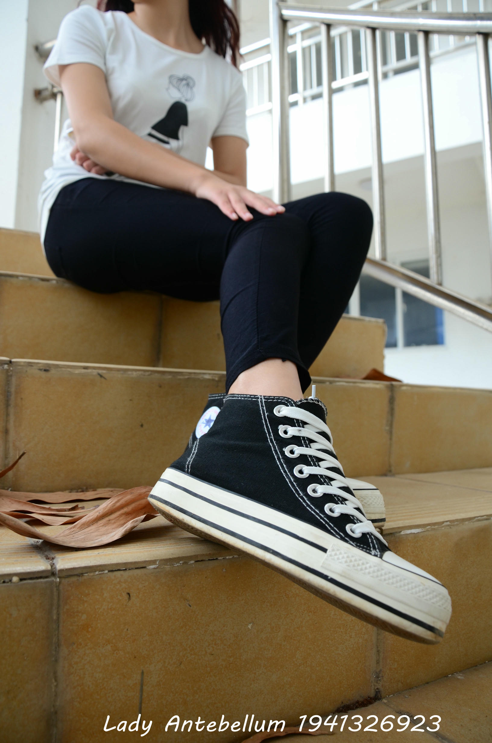 [战前女神] 恋足美腿棉袜女神级摄影套图 085 [79P-136MB]_第1集