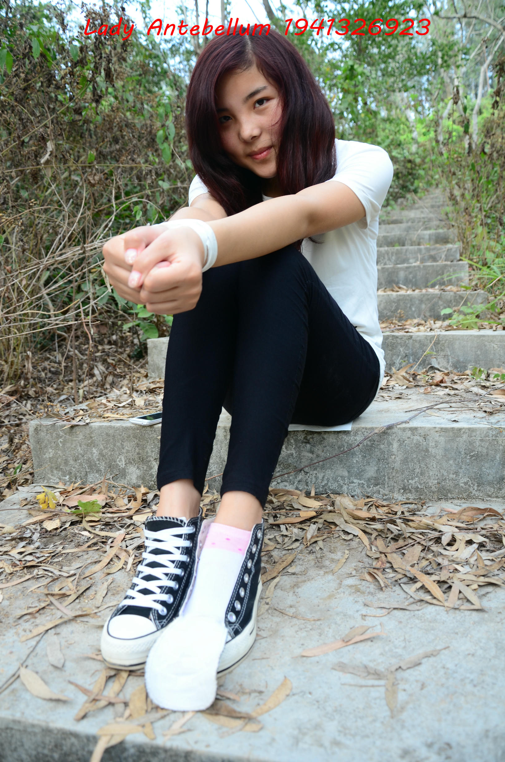 [战前女神] 恋足美腿棉袜女神级摄影套图 086 [92P-222MB]_第1集