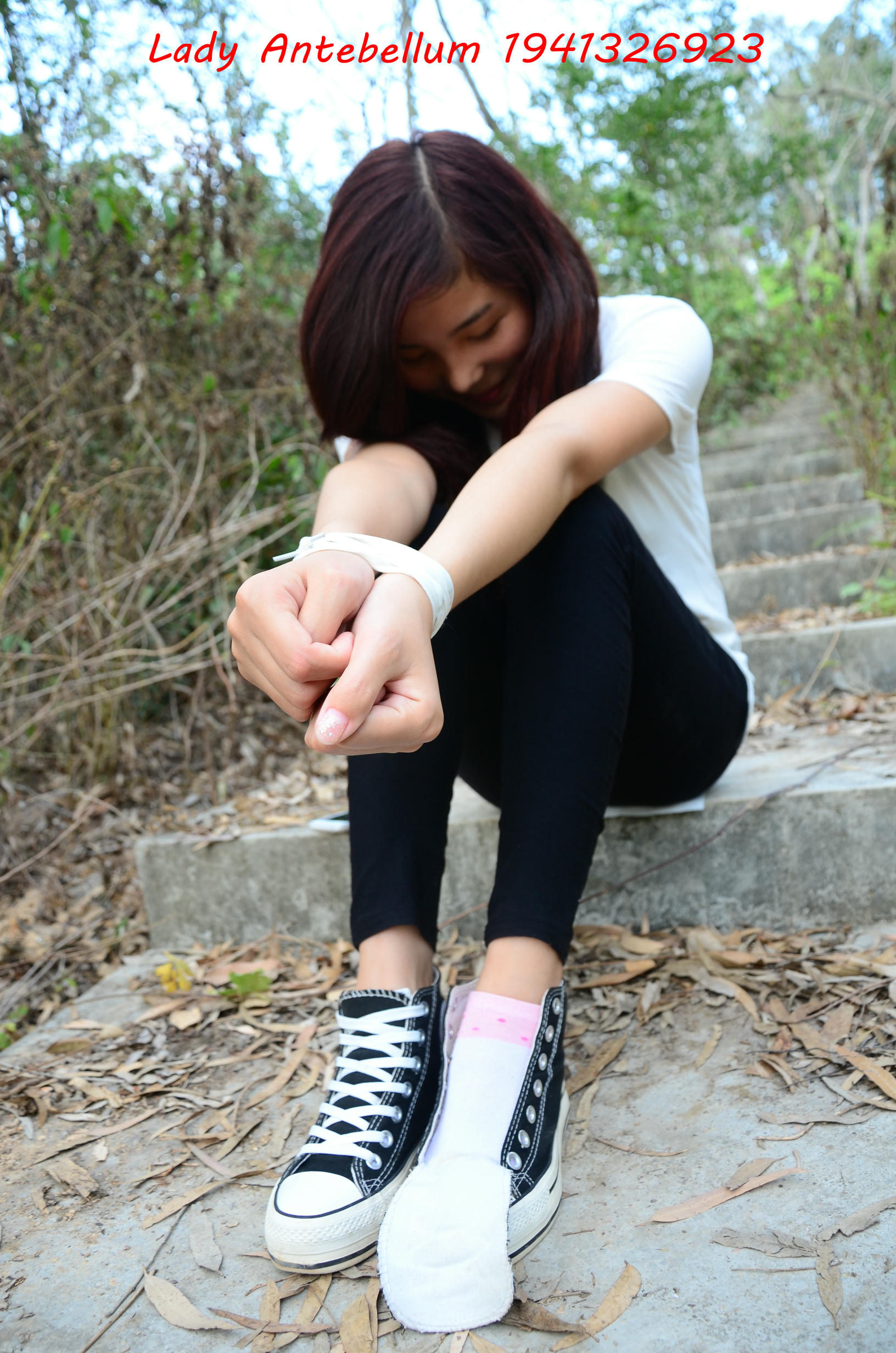 [战前女神] 恋足美腿棉袜女神级摄影套图 086 [92P-222MB]_第1集