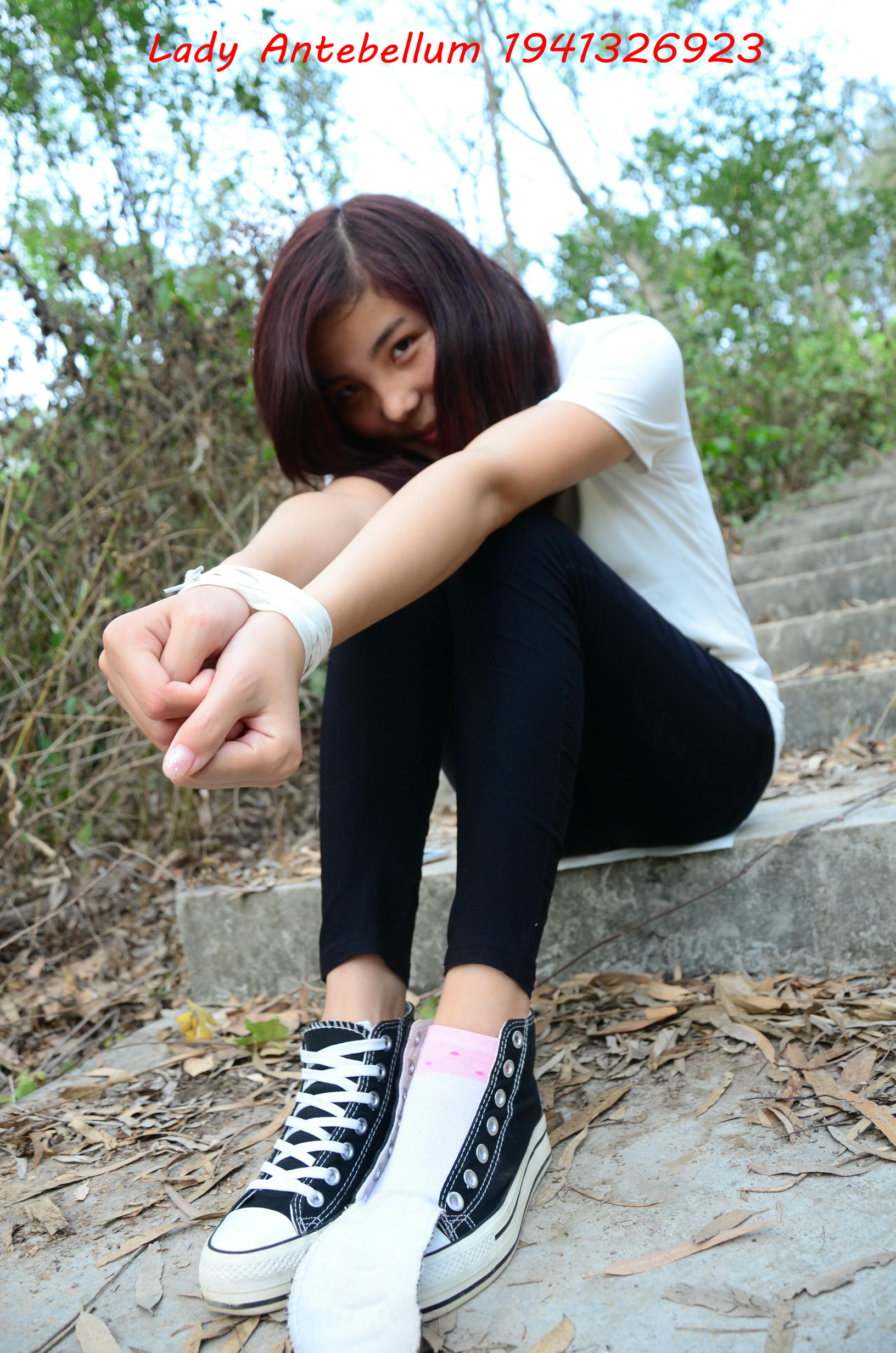 [战前女神] 恋足美腿棉袜女神级摄影套图 086 [92P-222MB]_第1集