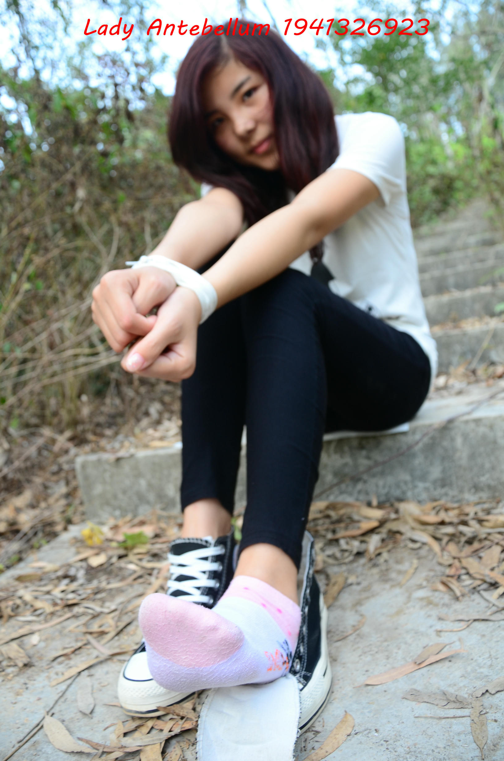 [战前女神] 恋足美腿棉袜女神级摄影套图 086 [92P-222MB]_第1集