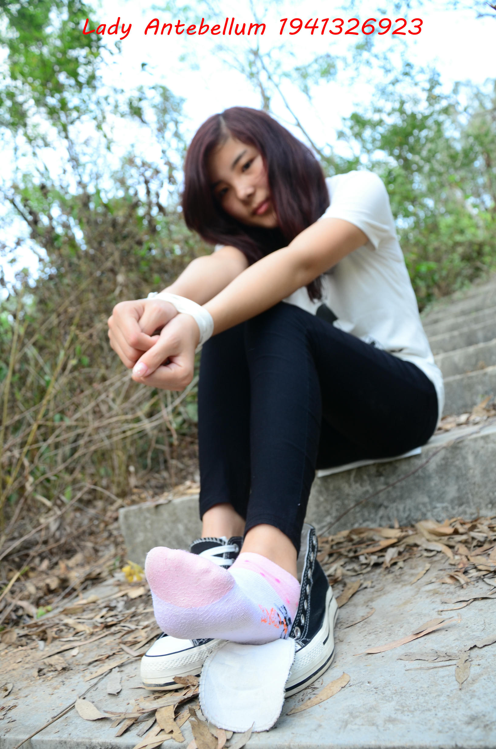 [战前女神] 恋足美腿棉袜女神级摄影套图 086 [92P-222MB]_第1集