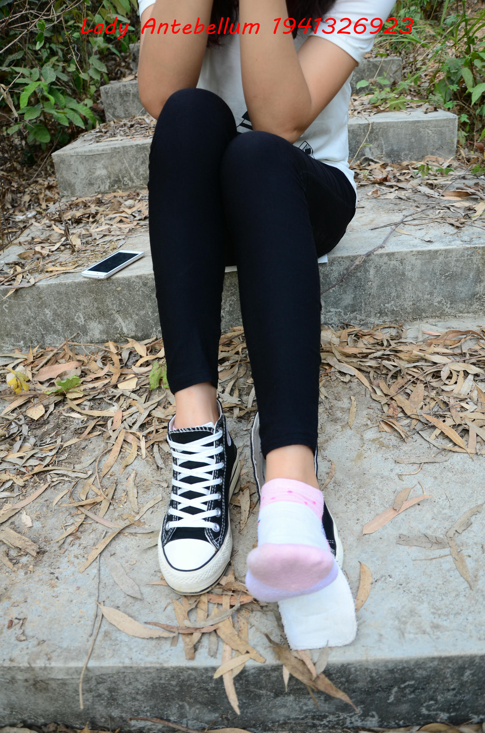 [战前女神] 恋足美腿棉袜女神级摄影套图 086 [92P-222MB]_第1集