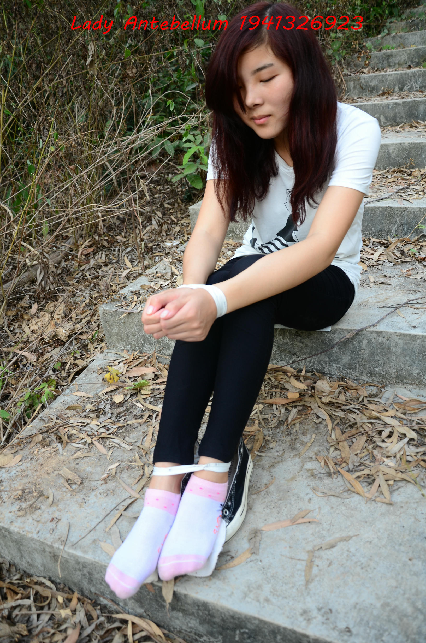 [战前女神] 恋足美腿棉袜女神级摄影套图 086 [92P-222MB]_第2集