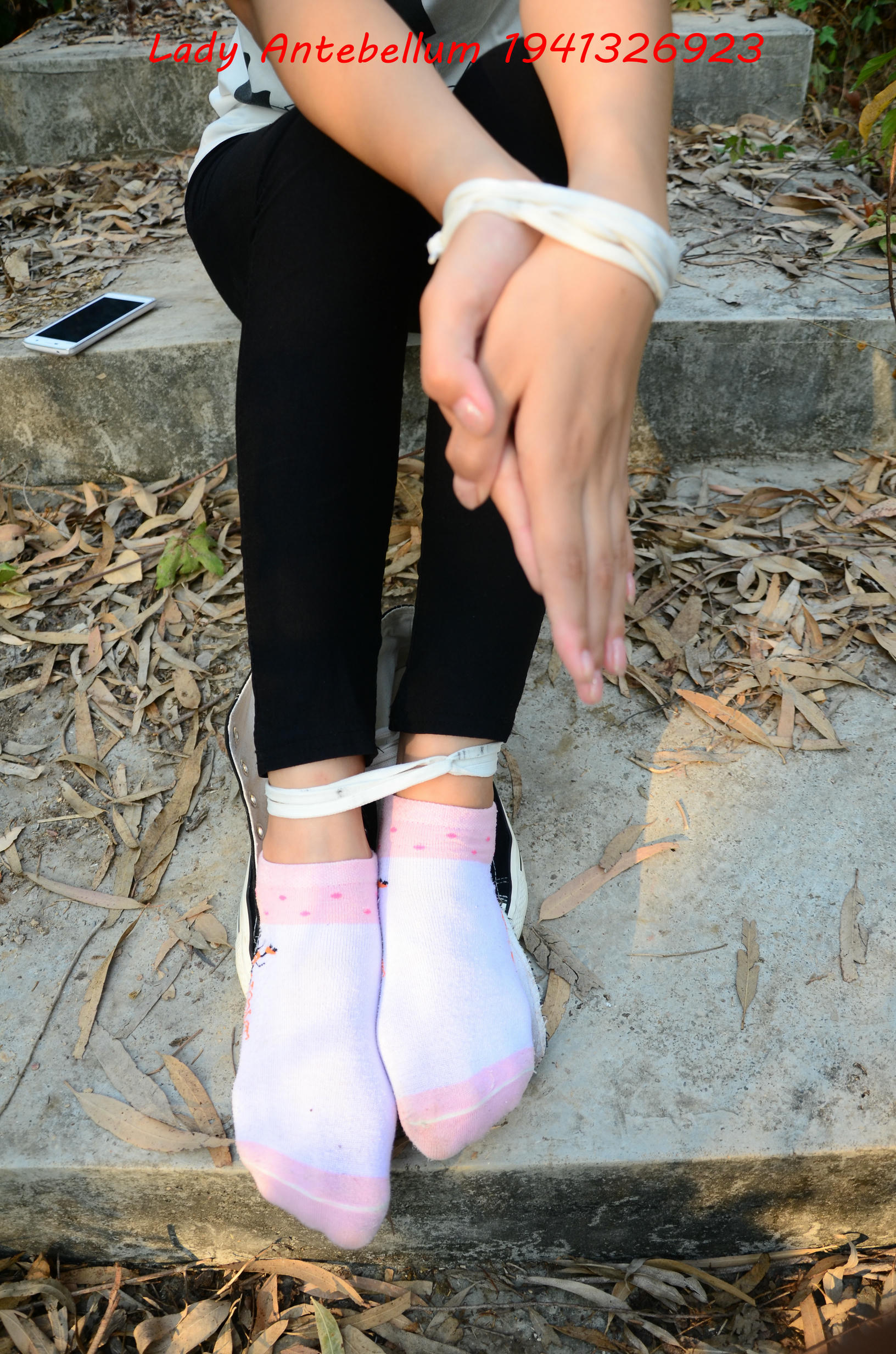 [战前女神] 恋足美腿棉袜女神级摄影套图 086 [92P-222MB]_第2集