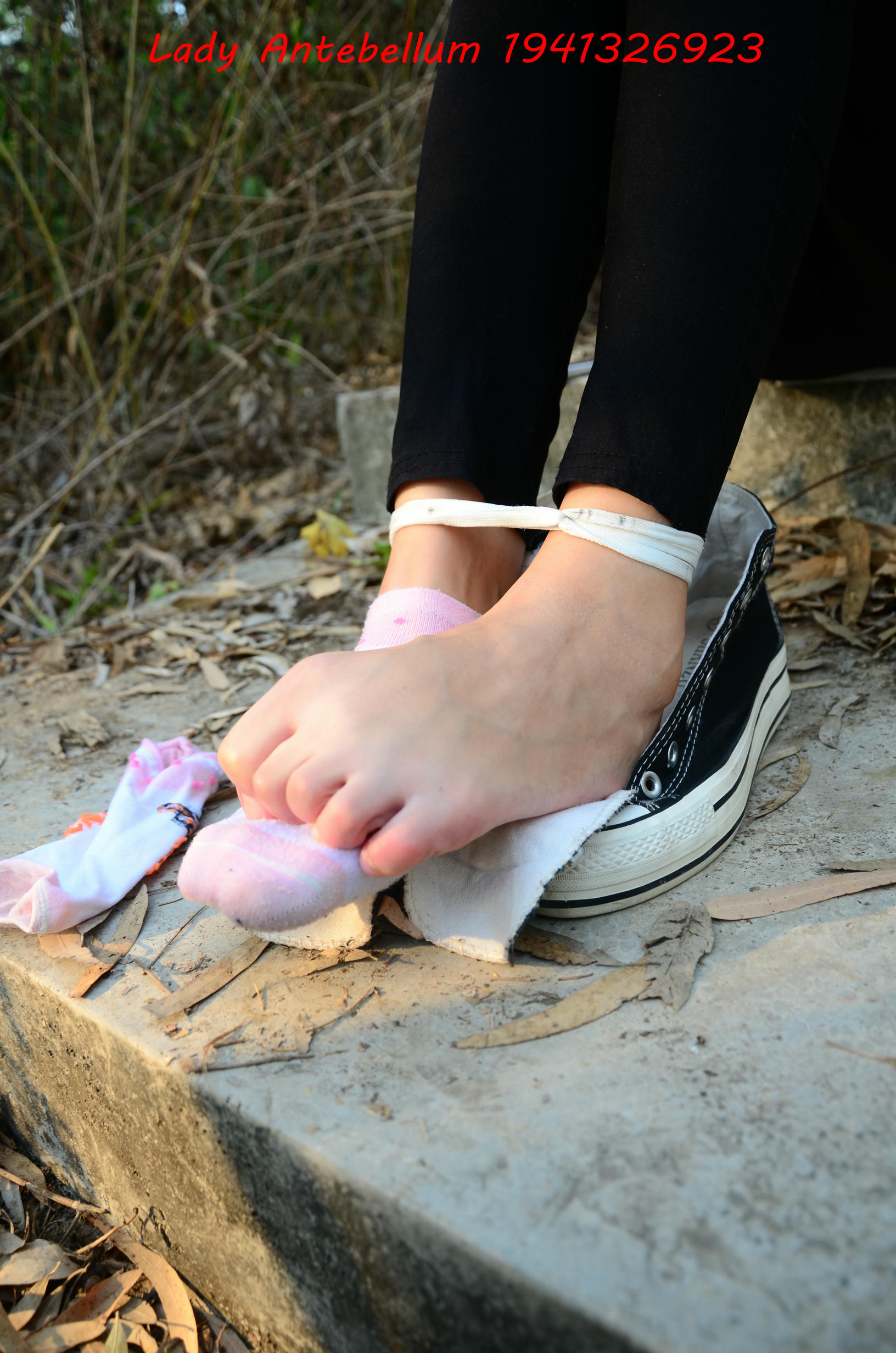 [战前女神] 恋足美腿棉袜女神级摄影套图 086 [92P-222MB]_第2集