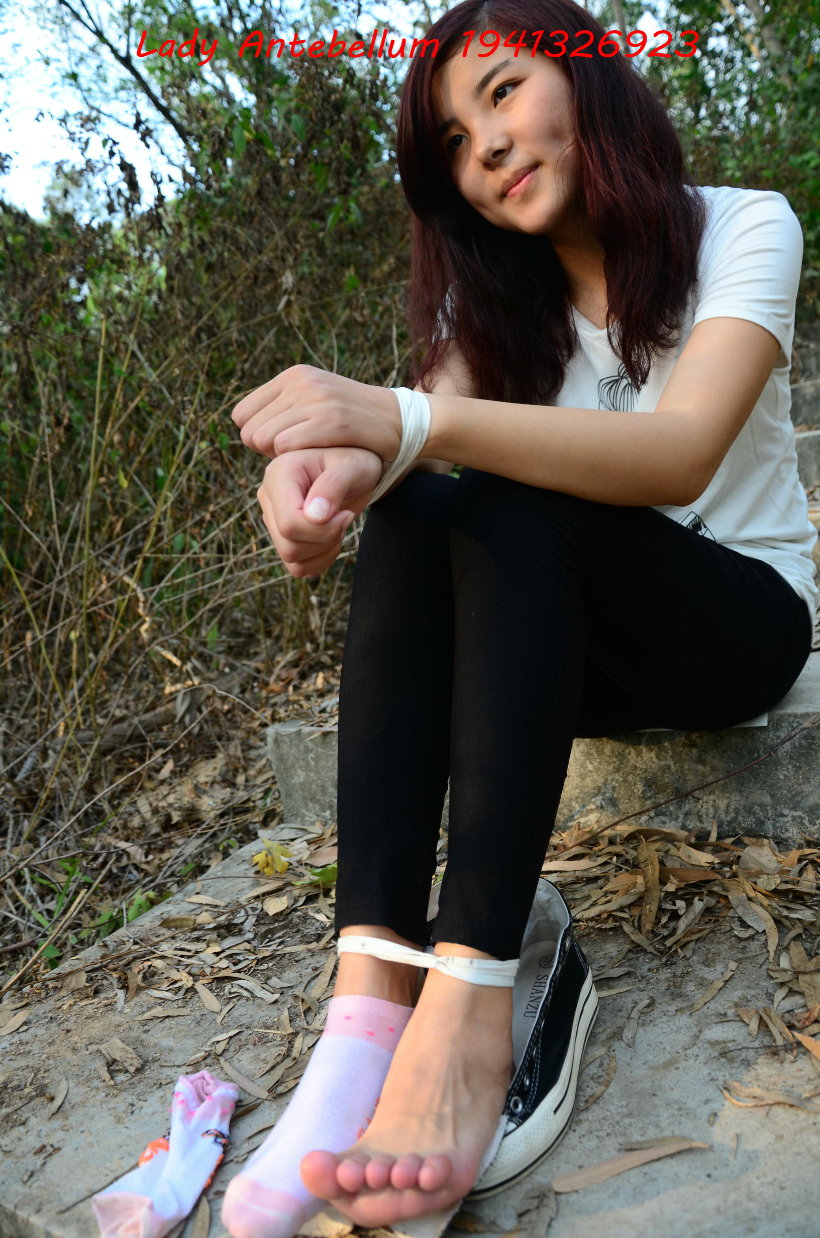 [战前女神] 恋足美腿棉袜女神级摄影套图 086 [92P-222MB]_第3集