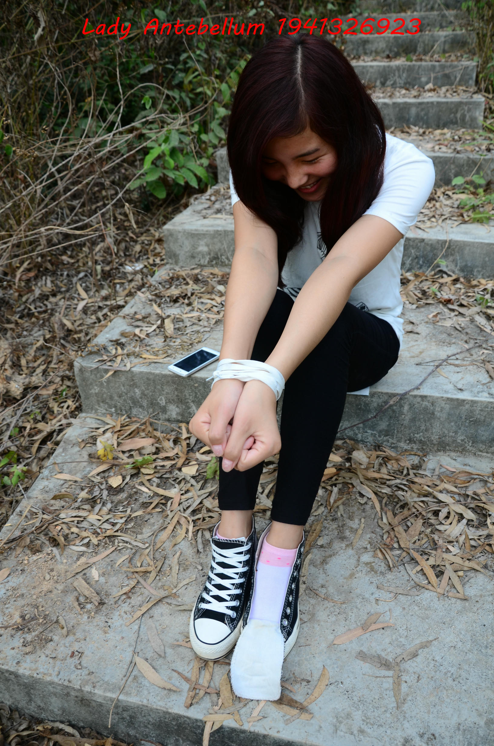 [战前女神] 恋足美腿棉袜女神级摄影套图 086 [92P-222MB]_第1集