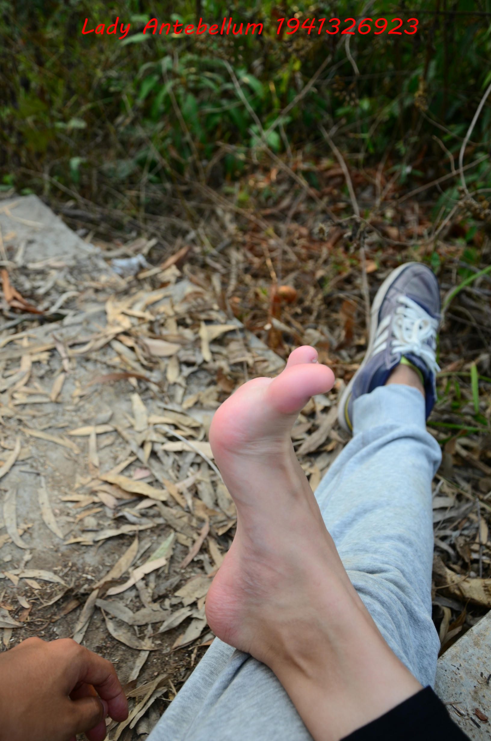 [战前女神] 恋足美腿棉袜女神级摄影套图 086 [92P-222MB]_第4集