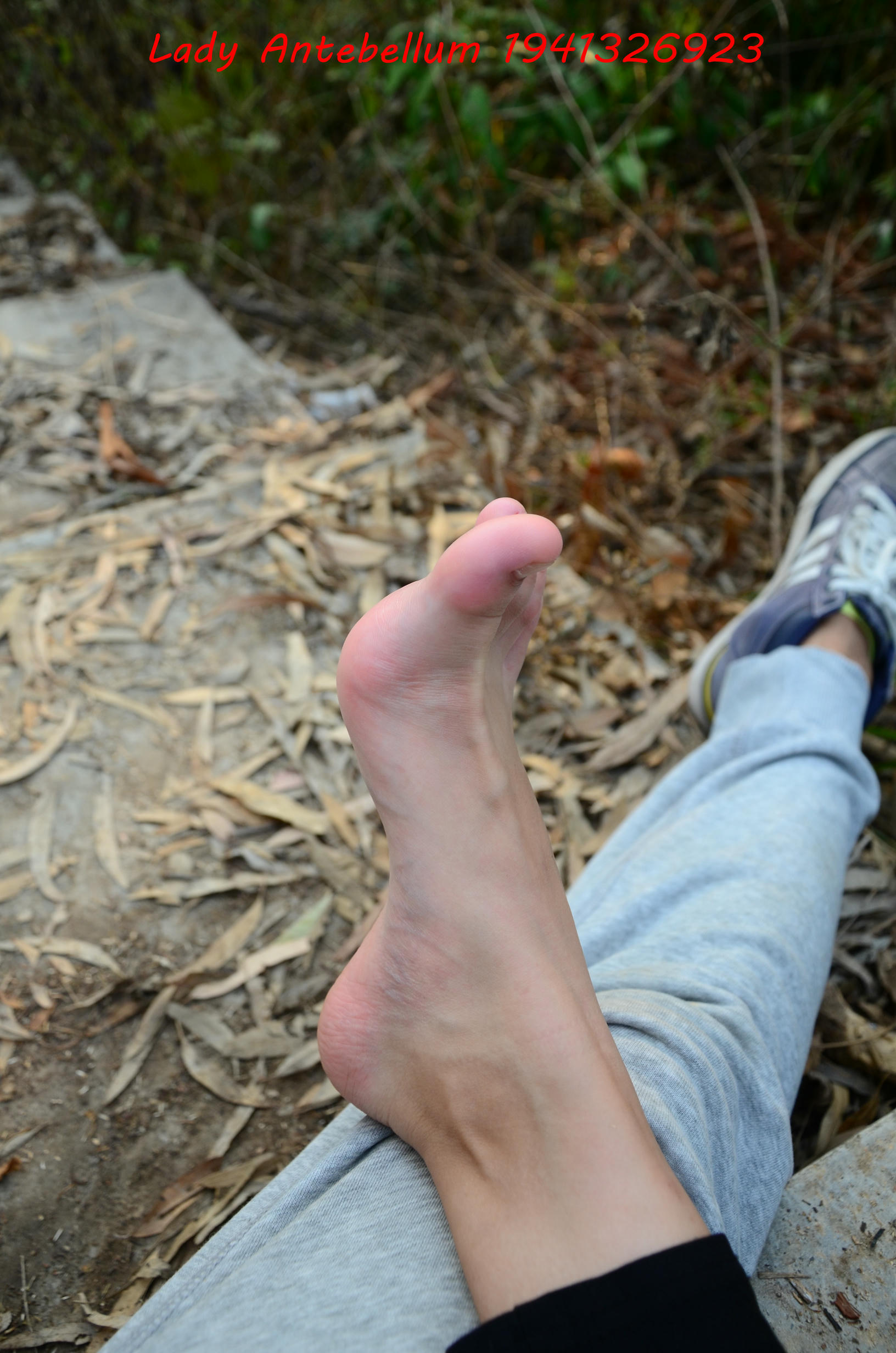 [战前女神] 恋足美腿棉袜女神级摄影套图 086 [92P-222MB]_第5集