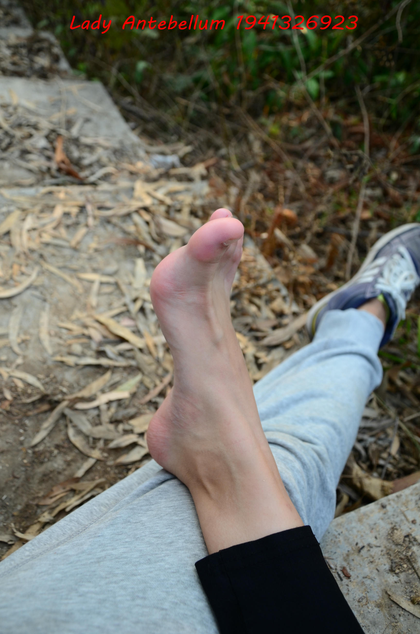 [战前女神] 恋足美腿棉袜女神级摄影套图 086 [92P-222MB]_第5集