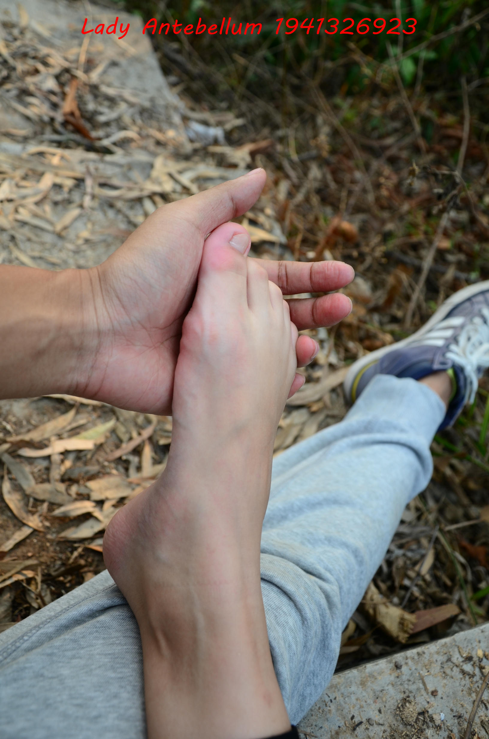 [战前女神] 恋足美腿棉袜女神级摄影套图 086 [92P-222MB]_第5集