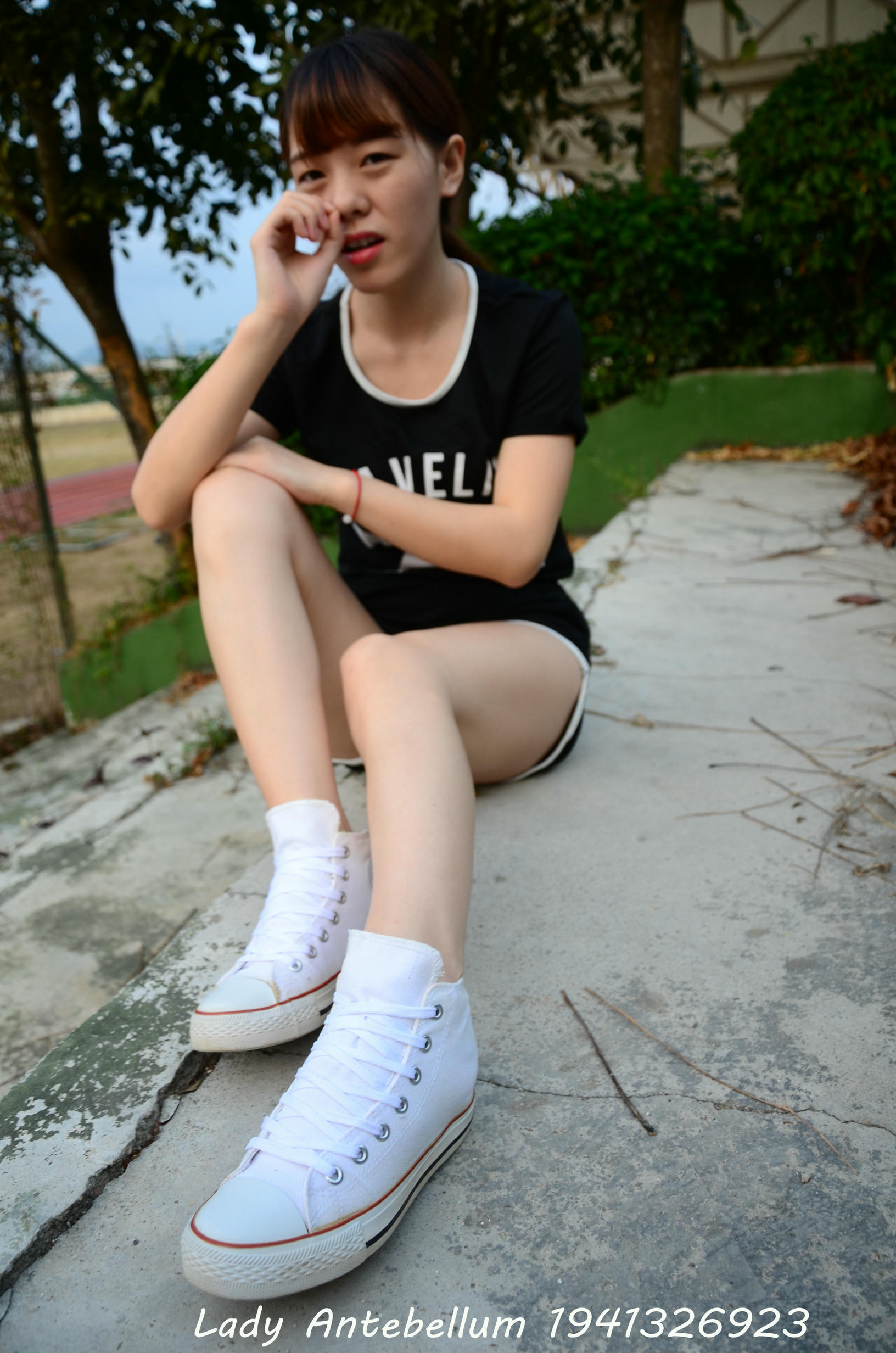 [战前女神] 恋足美腿棉袜女神级摄影套图 089 [88P-183MB]_第1集