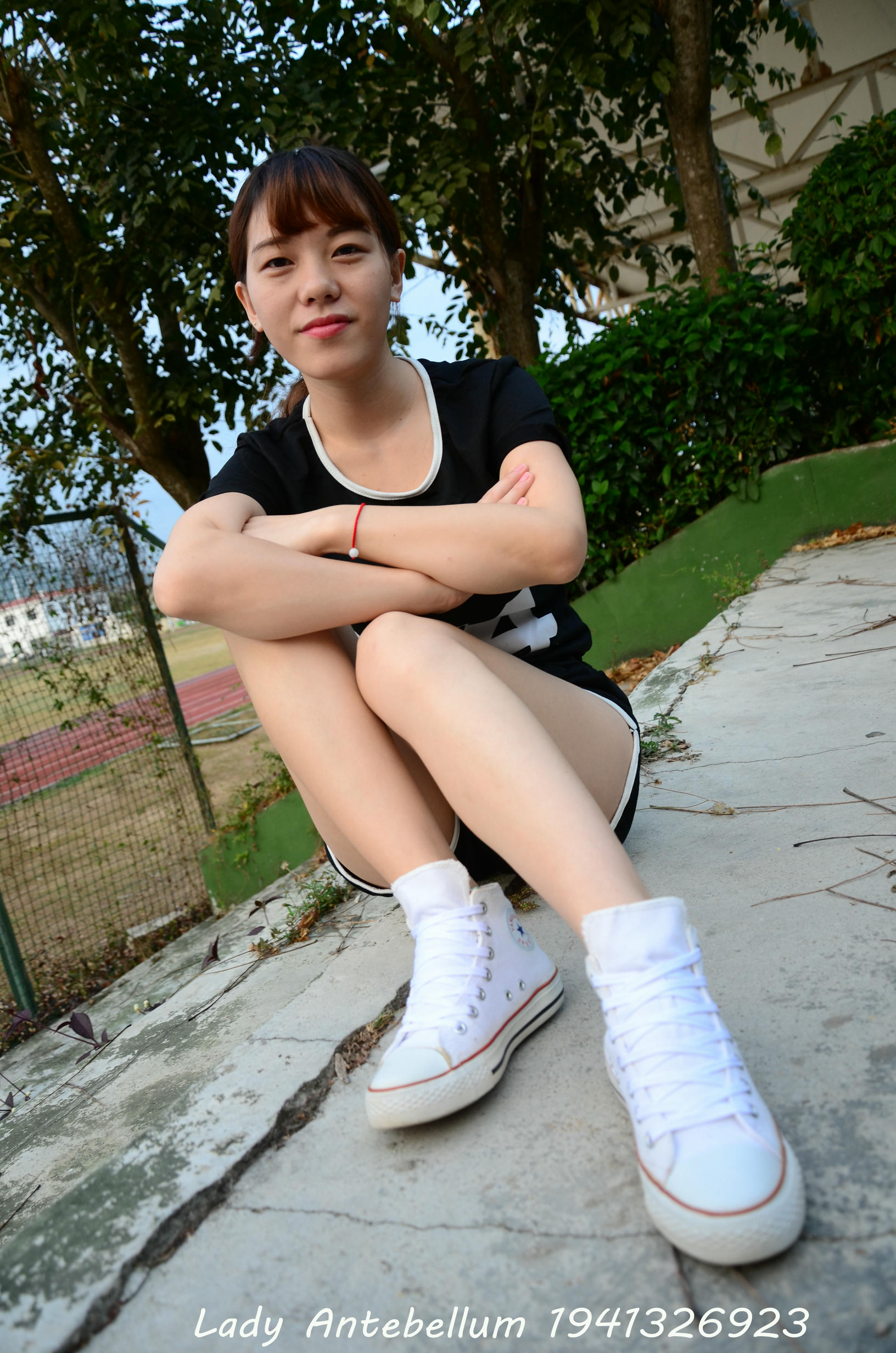 [战前女神] 恋足美腿棉袜女神级摄影套图 089 [88P-183MB]_第1集