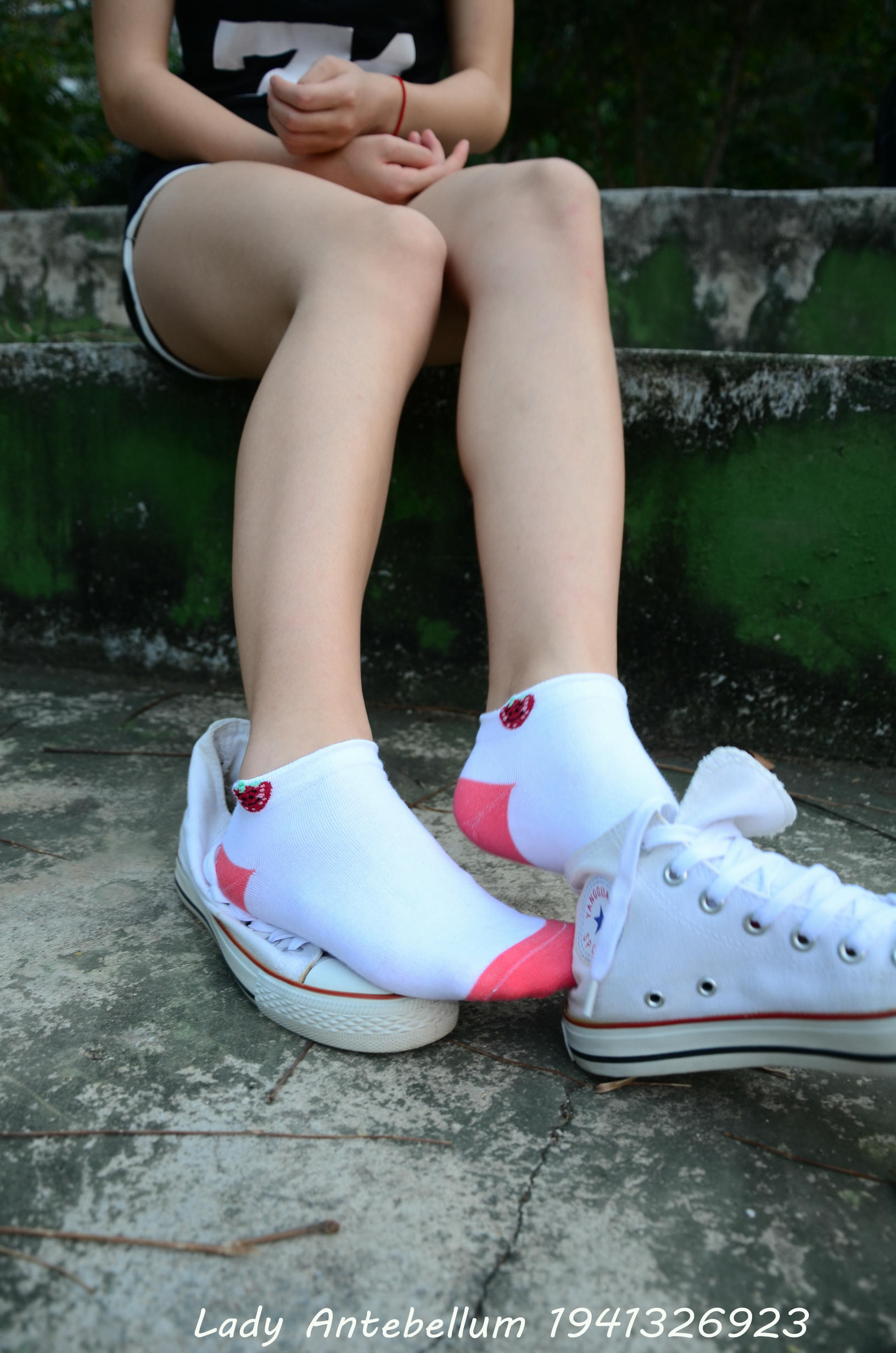 [战前女神] 恋足美腿棉袜女神级摄影套图 089 [88P-183MB]_第3集