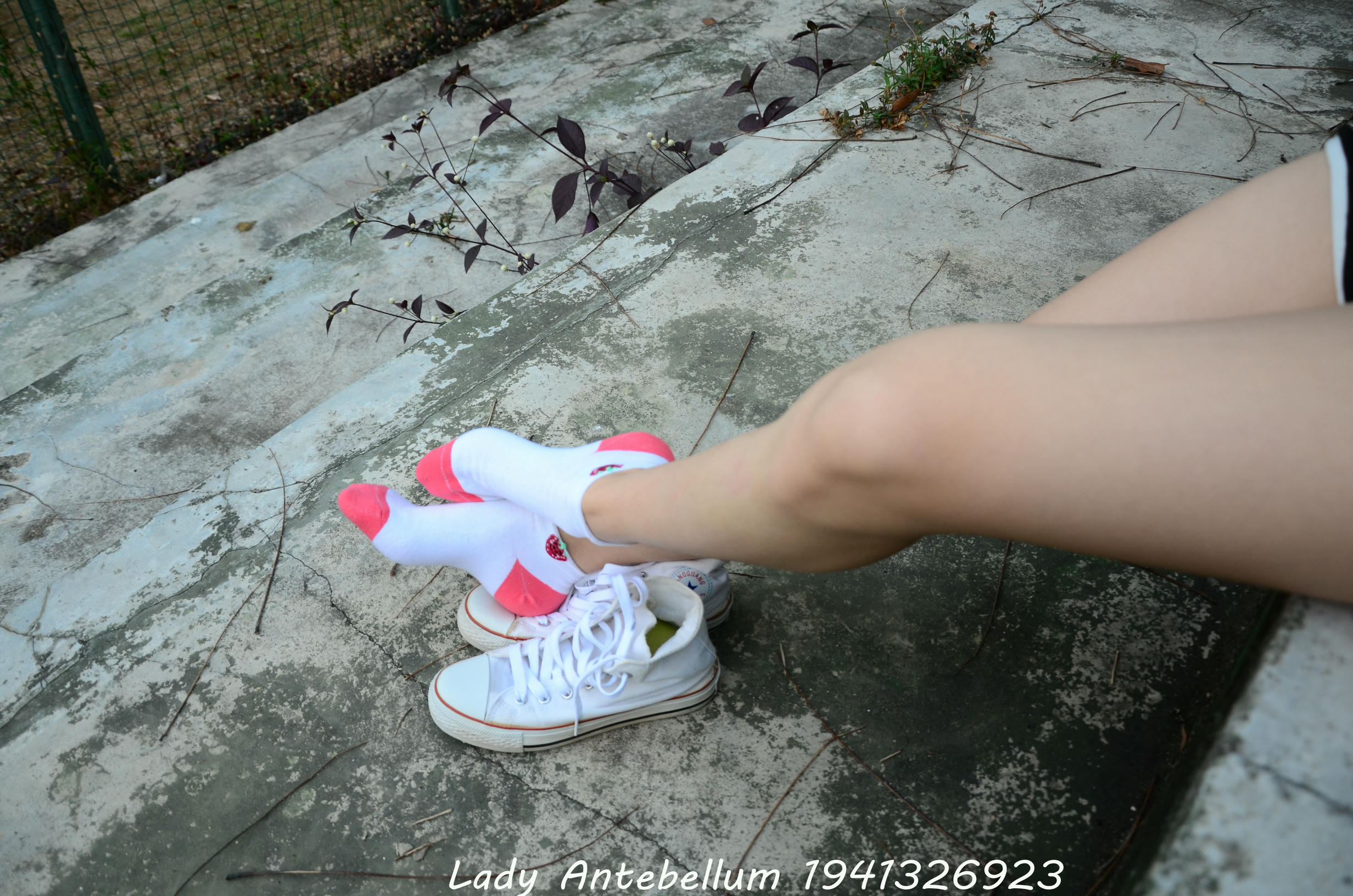 [战前女神] 恋足美腿棉袜女神级摄影套图 089 [88P-183MB]_第4集