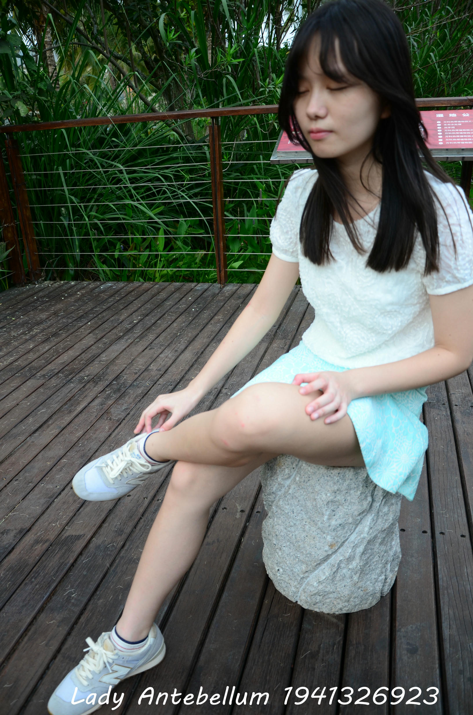 [战前女神] 恋足美腿棉袜女神级摄影套图 090 [113P-182MB]_第1集