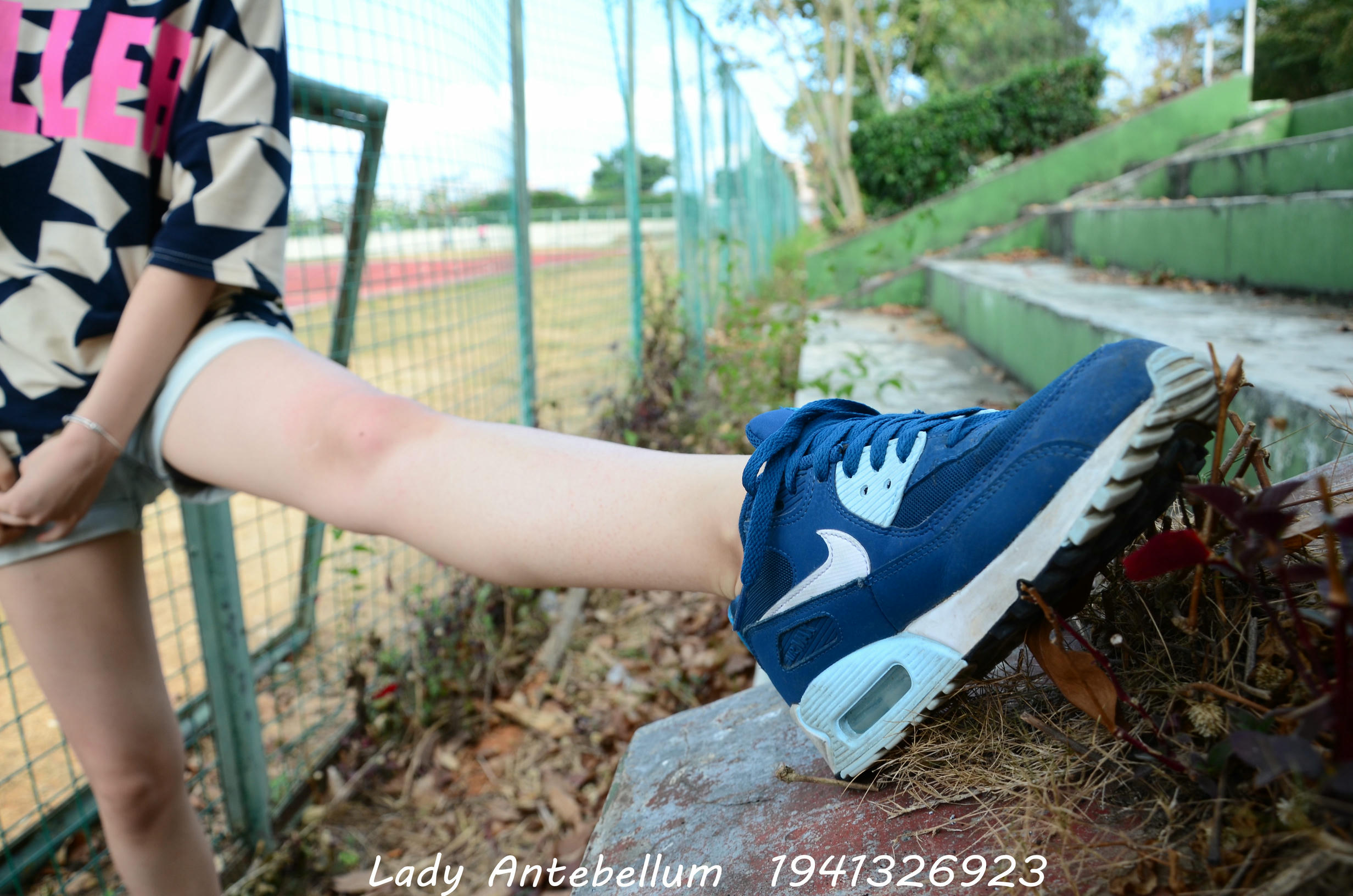 [战前女神] 恋足美腿棉袜女神级摄影套图 093 [123P-195MB]_第1集