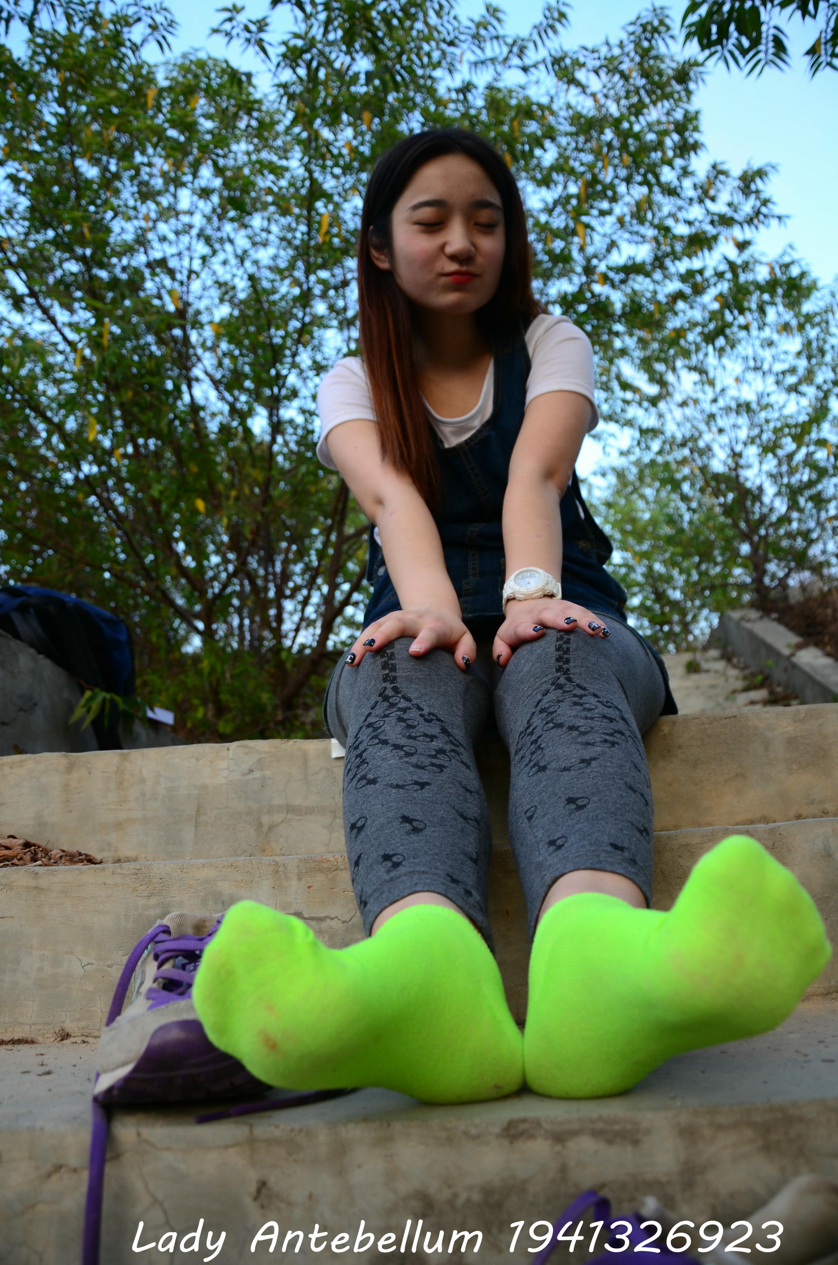 [战前女神] 恋足美腿棉袜女神级摄影套图 094 [104P-242MB]_第5集