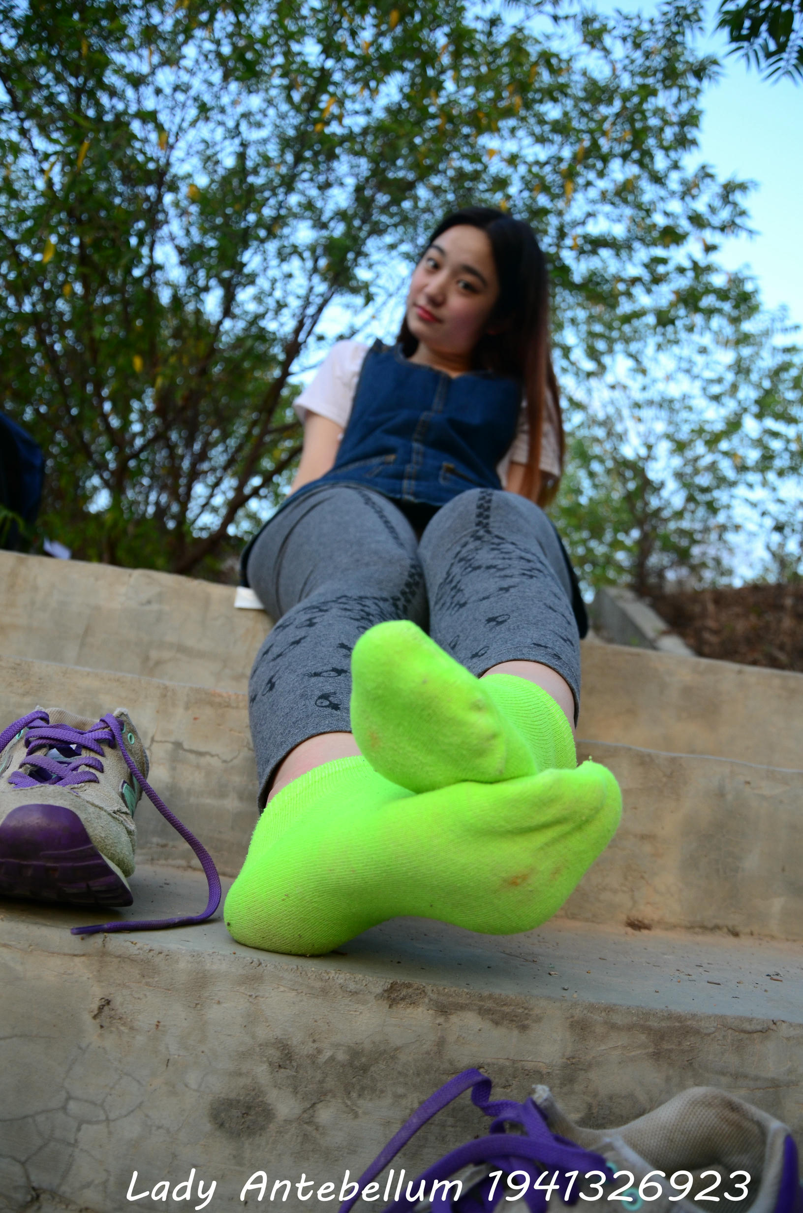 [战前女神] 恋足美腿棉袜女神级摄影套图 094 [104P-242MB]_第5集