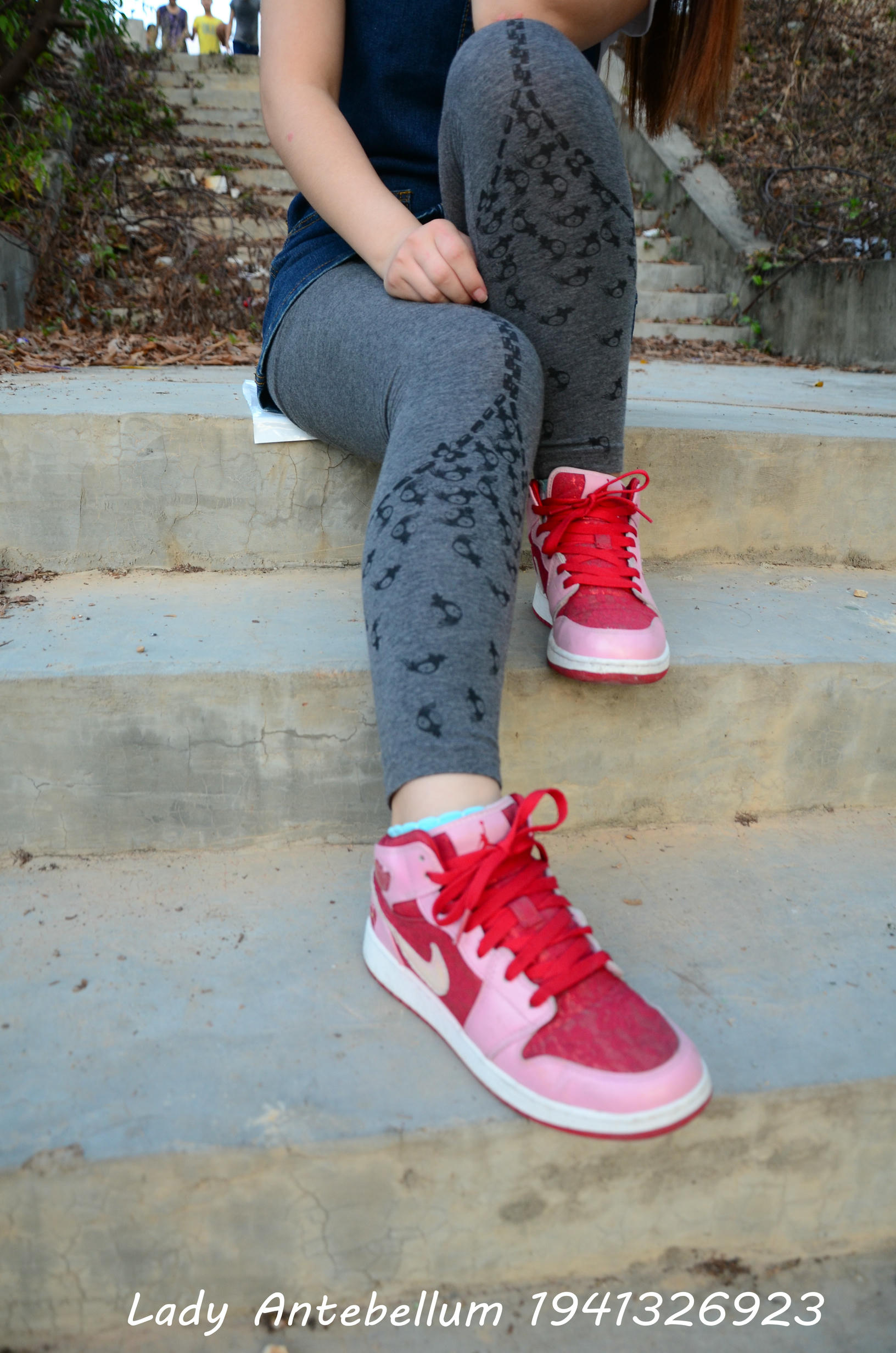 [战前女神] 恋足美腿棉袜女神级摄影套图 095 [95P-235MB]_第1集