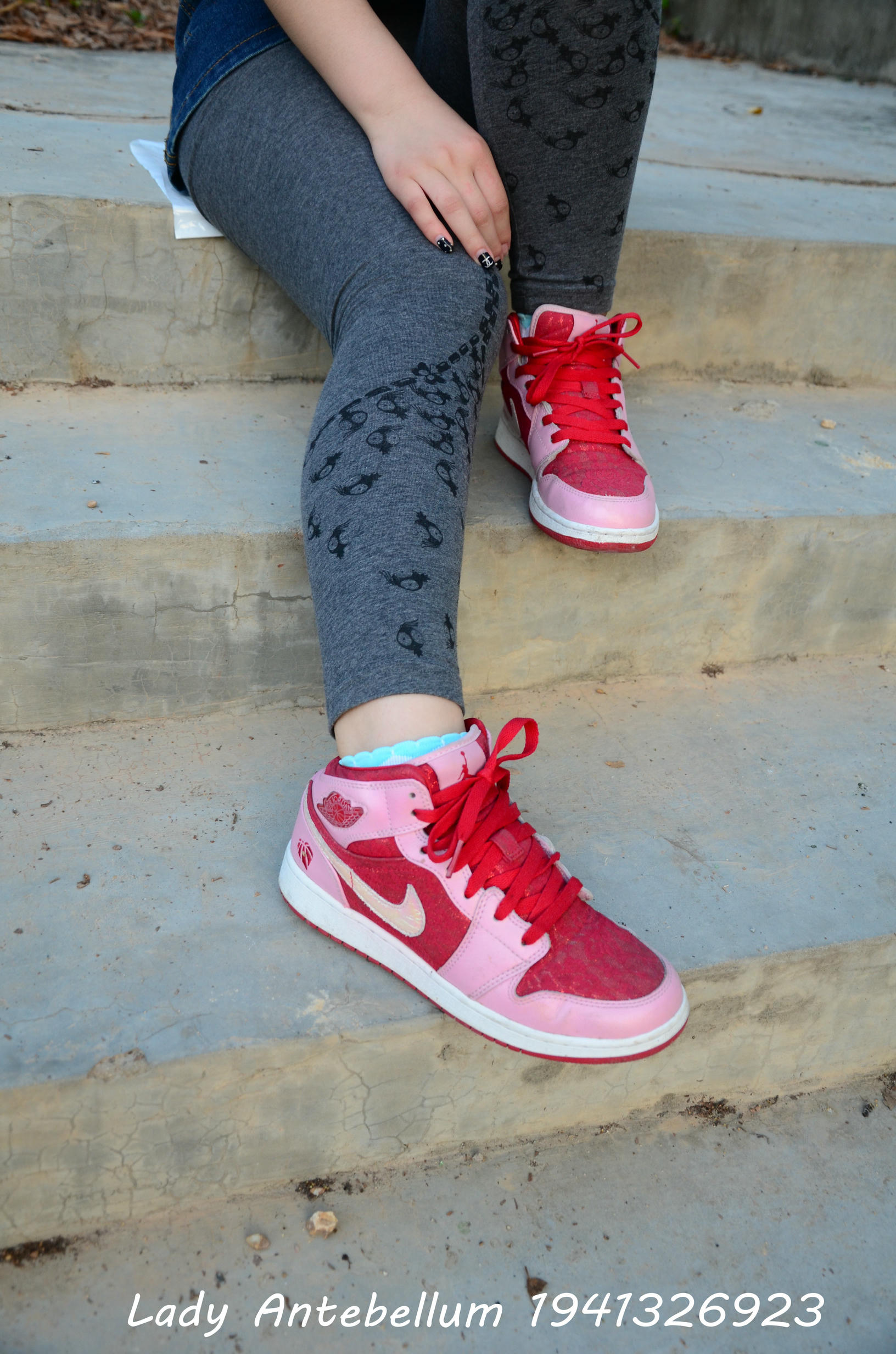 [战前女神] 恋足美腿棉袜女神级摄影套图 095 [95P-235MB]_第1集