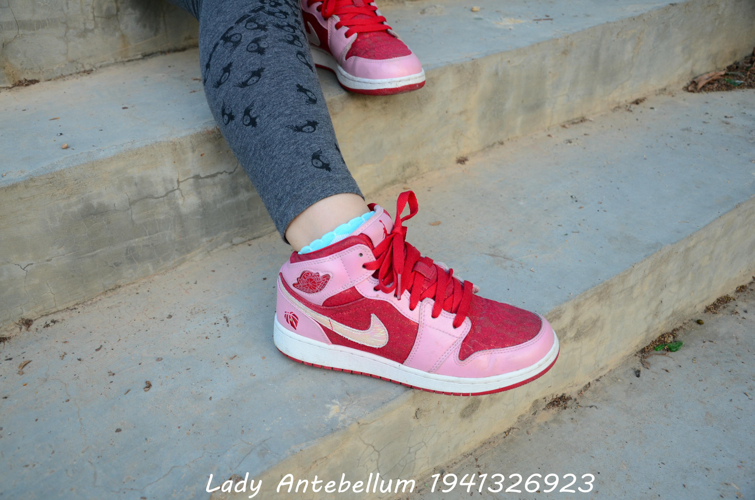 [战前女神] 恋足美腿棉袜女神级摄影套图 095 [95P-235MB]_第1集