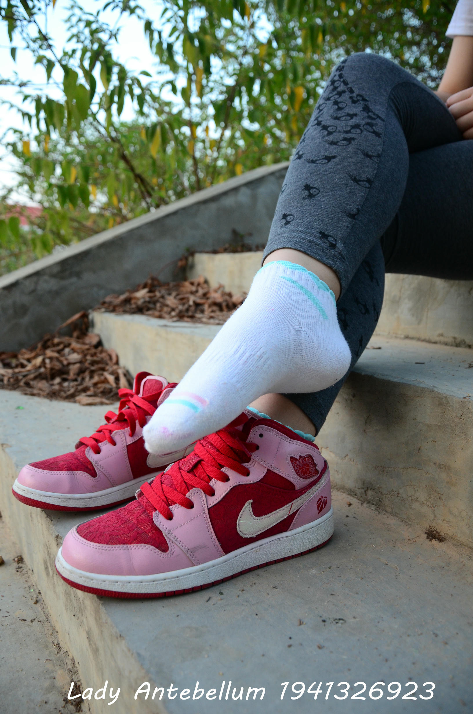 [战前女神] 恋足美腿棉袜女神级摄影套图 095 [95P-235MB]_第2集