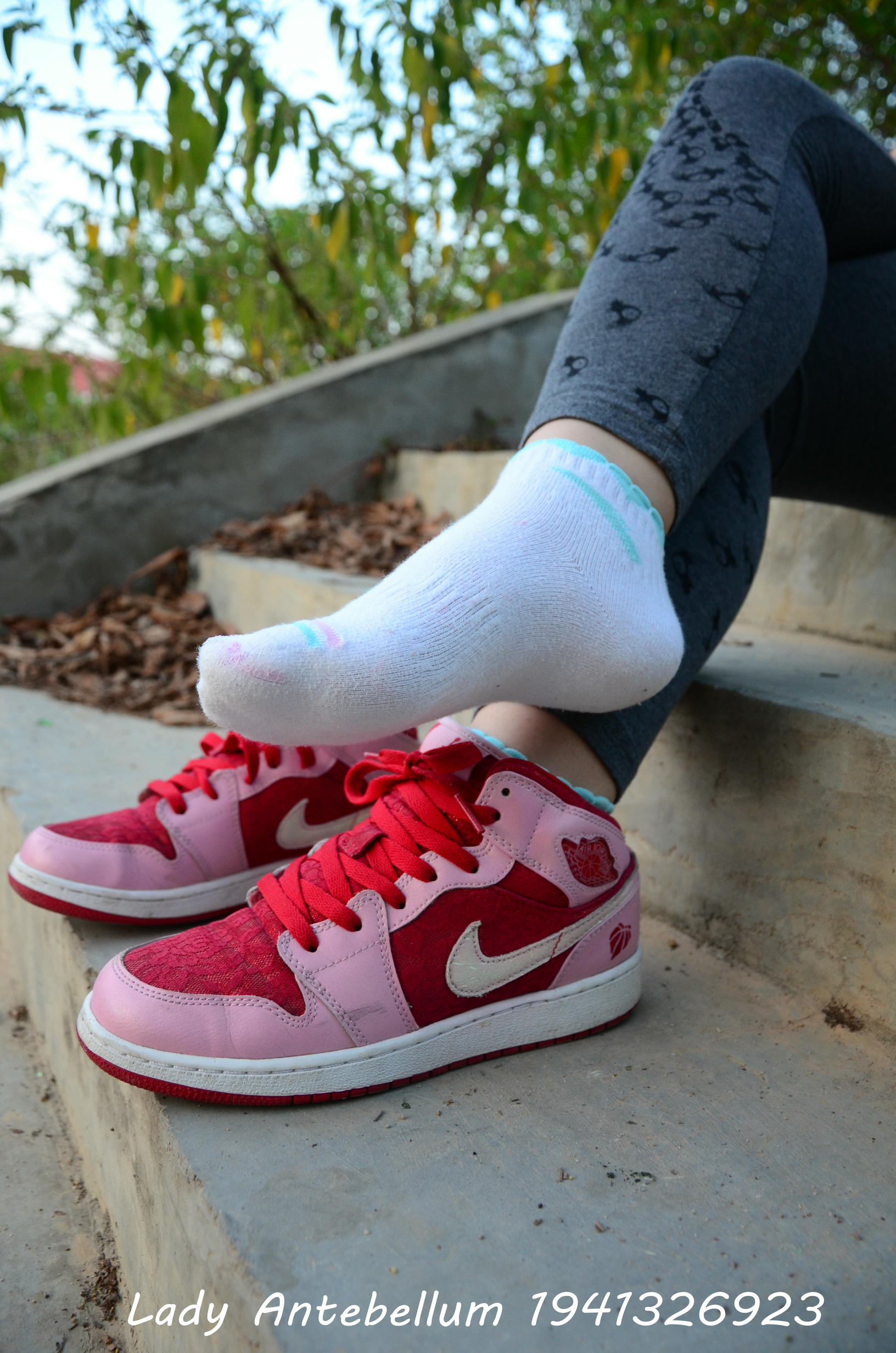 [战前女神] 恋足美腿棉袜女神级摄影套图 095 [95P-235MB]_第2集