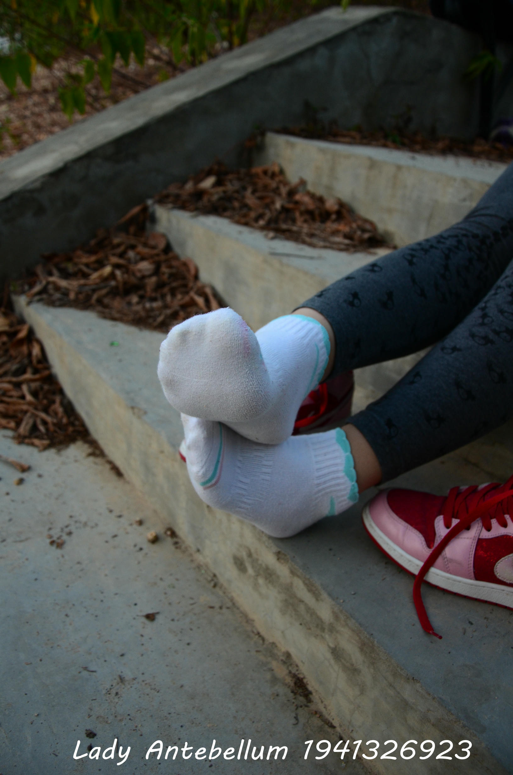 [战前女神] 恋足美腿棉袜女神级摄影套图 095 [95P-235MB]_第4集