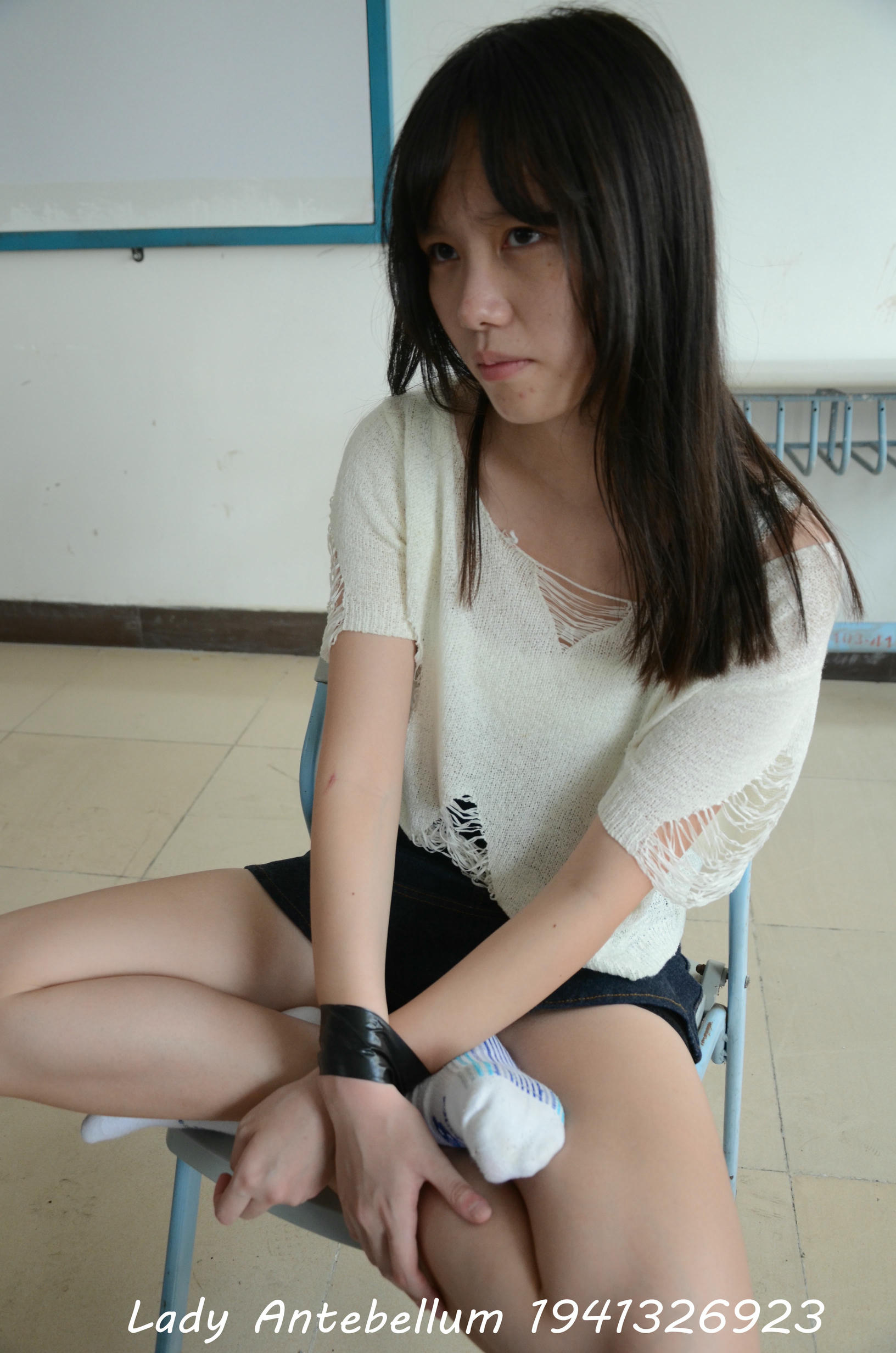 [战前女神] 恋足美腿棉袜女神级摄影套图 096 [105P-129MB]_第1集