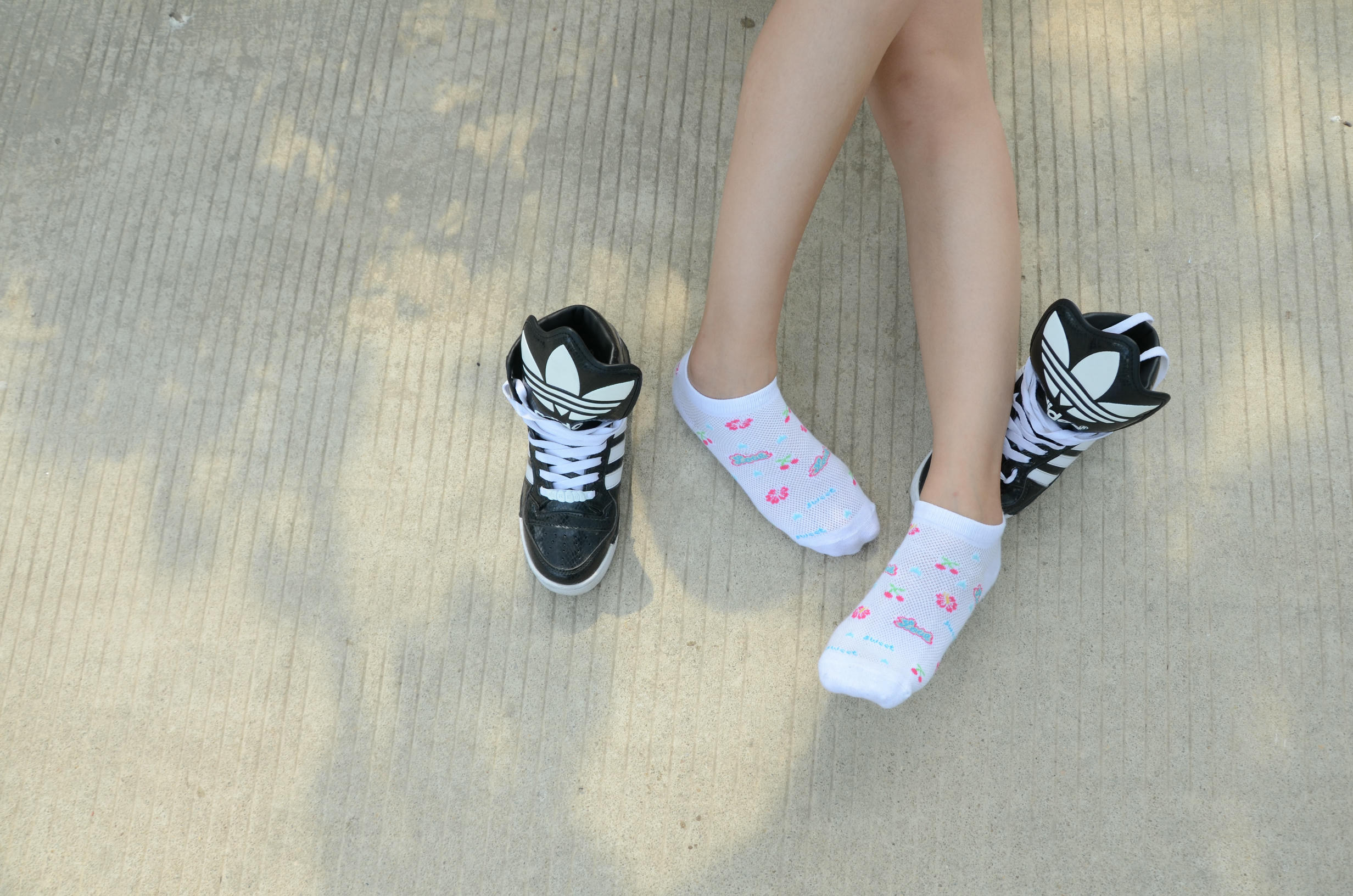 [战前女神] 恋足美腿棉袜女神级摄影套图 098 [140P-319MB]_第6集